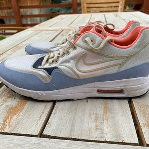 Women’s retro Nike Air Max